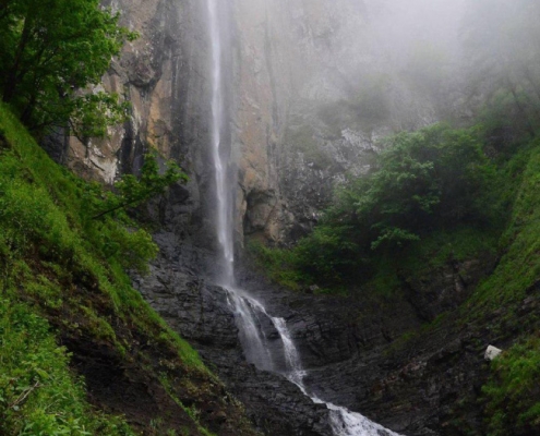 laton waterfall5 آبشار لاتون در روستای لوندویل