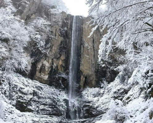 laton waterfall7 آبشار لاتون آستارا در زمستان