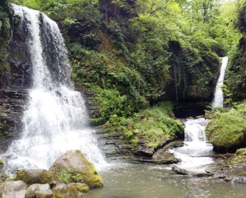 آبشار زمرد حویق