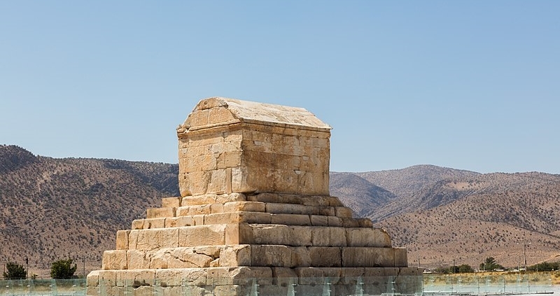 800px Pasargadae Iran 2016 09 24 DD 07 pasargad