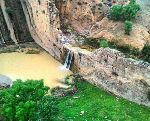 نمای فوقانی آبشار تنگ گولم