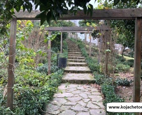 lahijan narenj garden