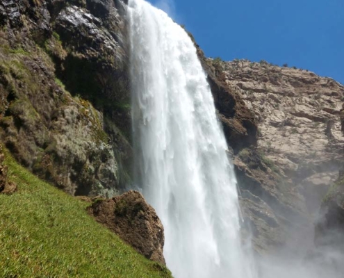 Keredikon-or-tang-e-zendan-waterfall-2 آبشار تنگ زندان سبزکوه شهرکرد در چهار محال و بختیاری