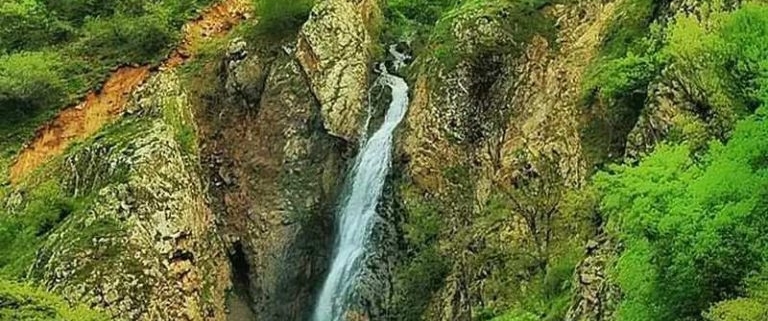 آبشار اکاپل کلاردشت در روستای ونداربن