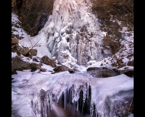 آبشار اکاپل کلاردشت در زمستان