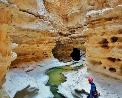 darzo-strait-and-waterfall-3 مسیر تنگه درزو در اخند عسلویه