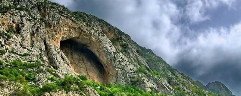 دهانه ورودی غار اسپهبد خورشید | سوادکوه