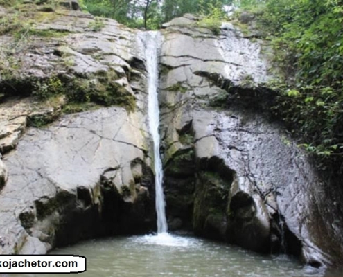 آبشار ماهی مشو از نمای رو به رو