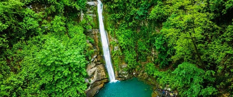 عمق حوضچه پایین آبشار شیرآباد گرگان به 80متر میرسد