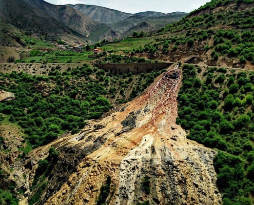 چشمه و آبشار شوراب گدوک در مسیر فیروزکوه به قائم شهر