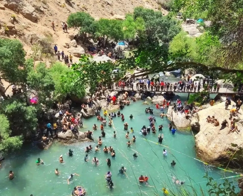 ازدحام جمعیت در تنگه براق اقلید استان فارس