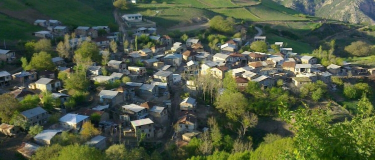 نمای کلی از روستای فارسیان از توابع گالیش