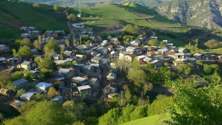 نمای کلی از روستای فارسیان از توابع گالیش