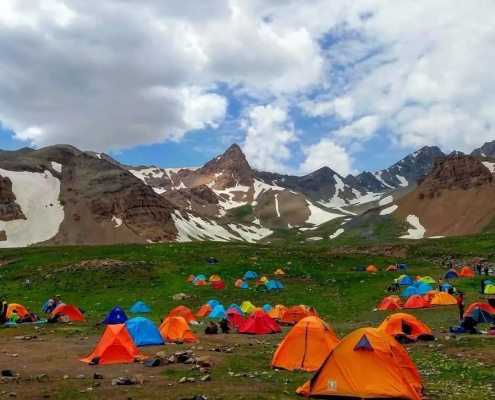hesarchar-dasht کمپ کوهنوردان در دشت حصارچال رودبارک