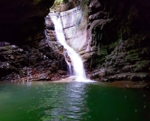 آبشار ماهی مشو