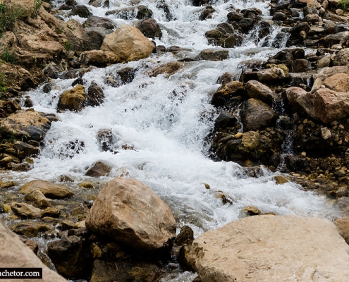 ارتفاع آبشار نوژیان لرستان 95 متر است