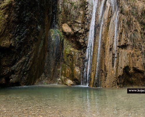 اندازه تاج آبشار نوژیان 5 متر است