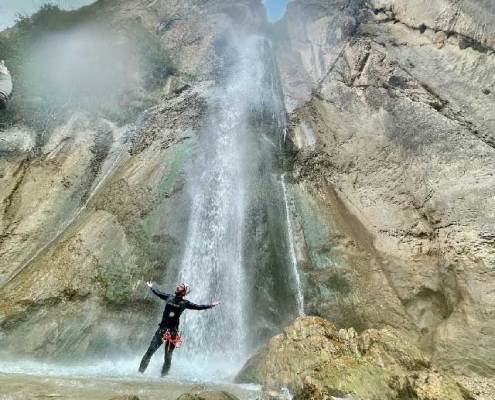 Shahandasht-Waterfall-5 دره نوردی در آبشار روستای شاهاندشت