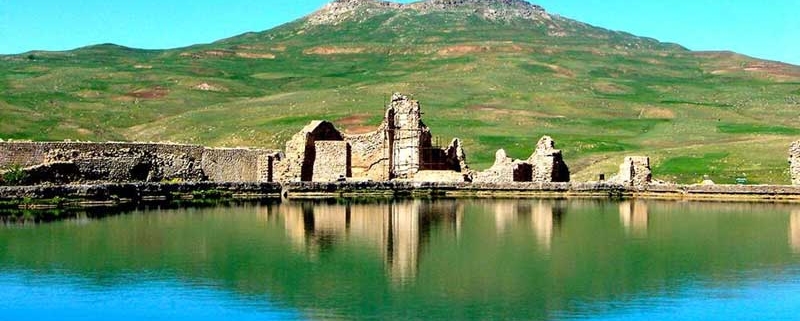 دریاچه تخت سلیمان تکاب در ارومیه