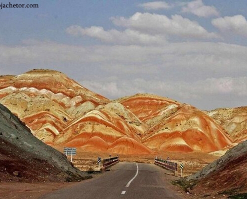 جاده ی آذربایجان شرقی و کوه های رنگی آلاداغ لار