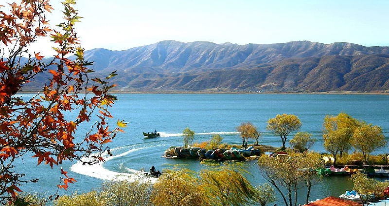دریاچه زریوار یا زریبار
