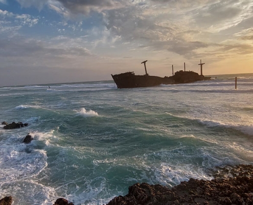 Greece_Ship_1 عکس کشتی یونانی به گل نشسته در کیش