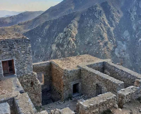 عکس از نما و معماری قلعه بابک یا دژ بابک خرمدین کلیبر