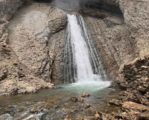 آبشار نیم ساعته بازفت در چهال محال و بختیاری