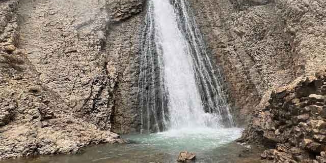 آبشار نیم ساعته بازفت در چهال محال و بختیاری