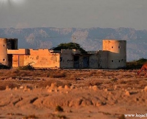 jenni-castle-3 قلعه جنی کیش در نزدیکی کشتی یونانی