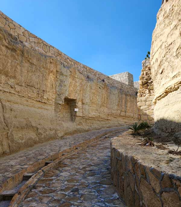 شهر زیرزمینی کاریز کیش کجاست