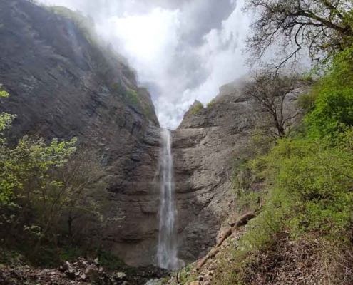 آبشار اوپاش در روستای زانوس نوشهر