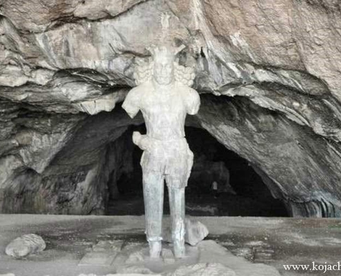 غار شاپور در تنگ چوگان کازرون