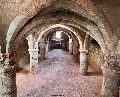 Portuguese-castle5 داخل قلعه پرتغالی ها