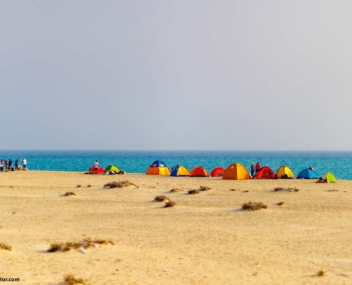 کمپینگ در ساحل جزیره لاوان هرمزگان