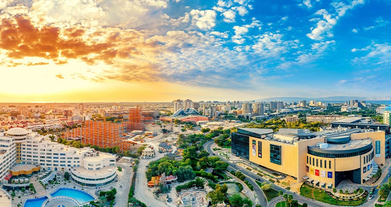نمای بیرونی ساختمان میکامال کیش