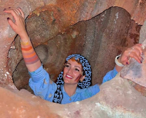 غار رنگین کمان هرمز یا همان ساحل الماس هرمز