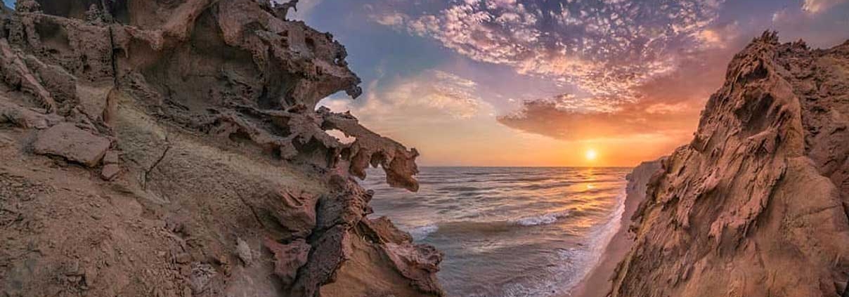 غروب دره مجسمه ها در جزیره هرمز