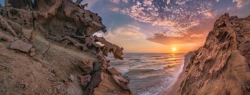 غروب دره مجسمه ها در جزیره هرمز