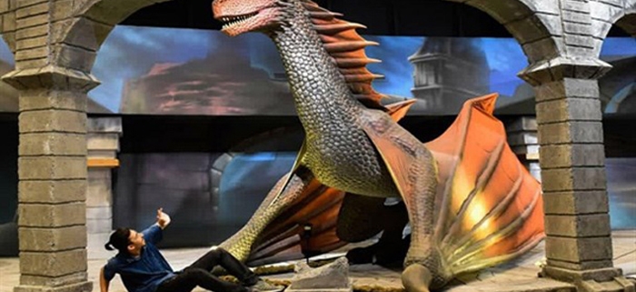 اژدها و دایناسورها در تم پارک سنتر کیش