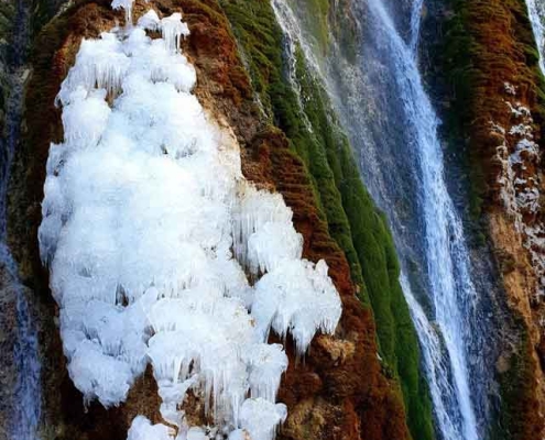 آبشار پونه زار در زمستان