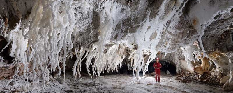 غار نمکدان قشم در استان هرمزگان