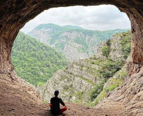 غار دربند رشی در رودبار استان گیلان