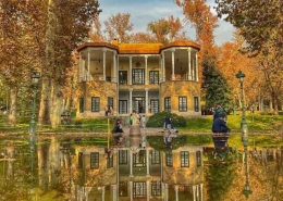 کاخ نیاوران در تهران فصل پاییز