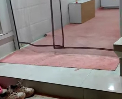 مغازه های جزیره شیف همگی دارای کف پوش موکت هستند