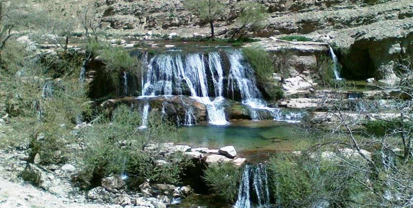 آبشار آفرینه در فصل بهار