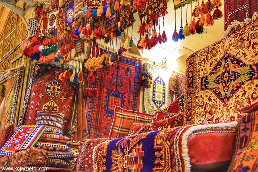 old-bazaar-yazd-persian-carpet- سوغات و صنایع دستی یزد