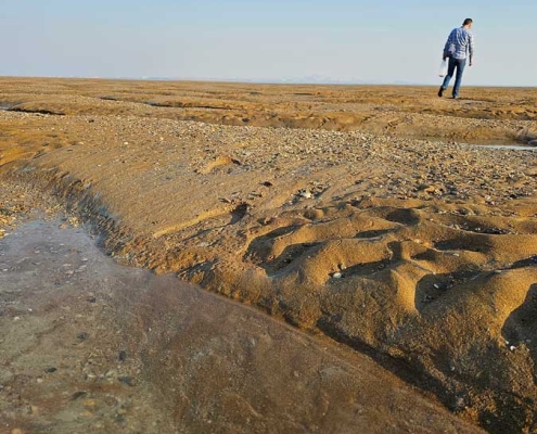 جزیره ورامی در جنوب ایران مابین بندر خمیر و قشم