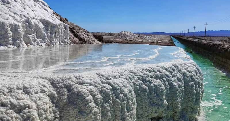 آبشار نمکی پتاس اصفهان کجاست