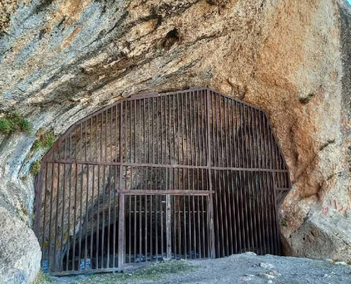 ghaleh-kord-cave غار قلعه کرد در قزوین مسیر همدان